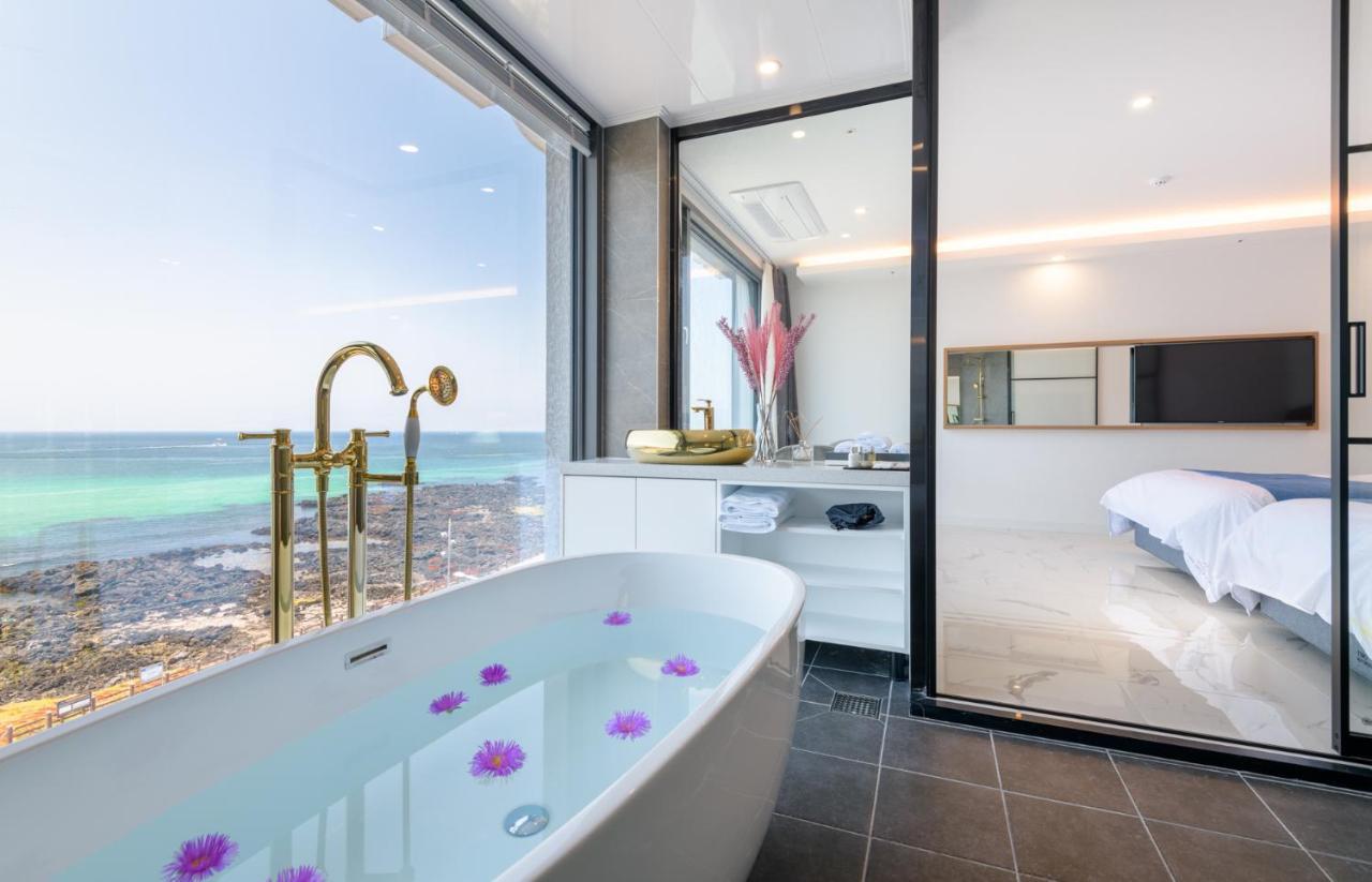 ג'גו Hotel Mer Bleue מראה חיצוני תמונה