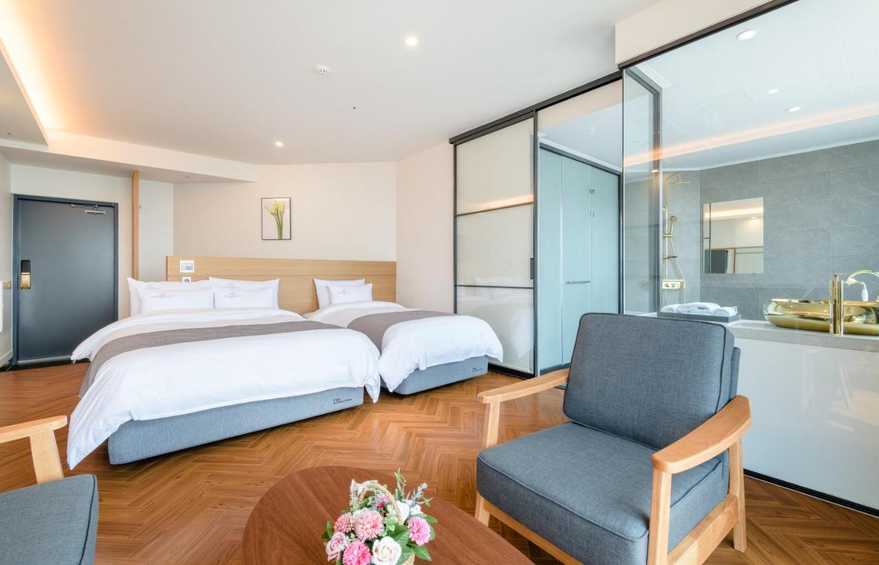 ג'גו Hotel Mer Bleue מראה חיצוני תמונה